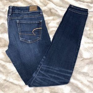 American Eagle Outfitters Super Stretch Dark Wash Skinny Jeans Jeggings Size 4